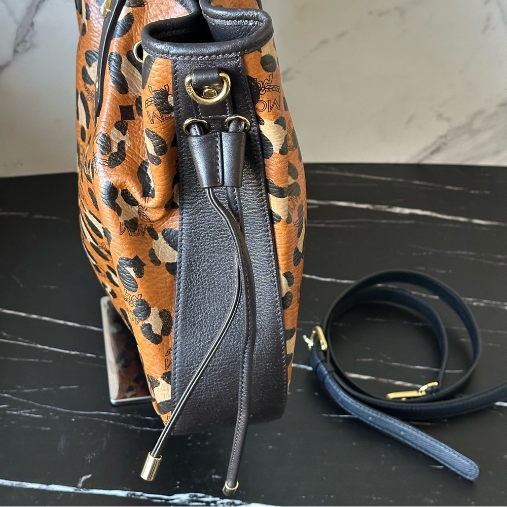 ❌SOLD❌🔥MCM VISETOS LEOPARD LARGE TOTE BAG LIMITED EDITION🔥MINT CONDITION - Picture 7 of 15